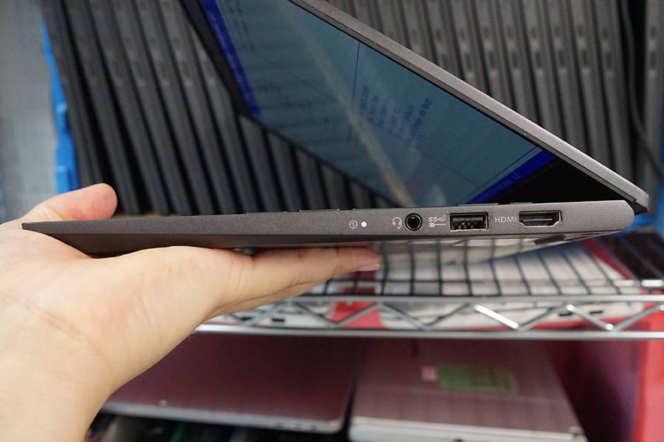 Core i5-10210U搭載のNEC製13.3型ノートPCが12,000円、ストレージなし