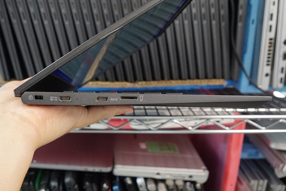 Core i5-10210U搭載のNEC製13.3型ノートPCが12,000円、ストレージなし