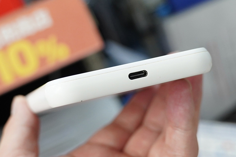 5G対応の「Galaxy 5G Mobile Wi-Fi SCR01」が7,980円！中古品セール