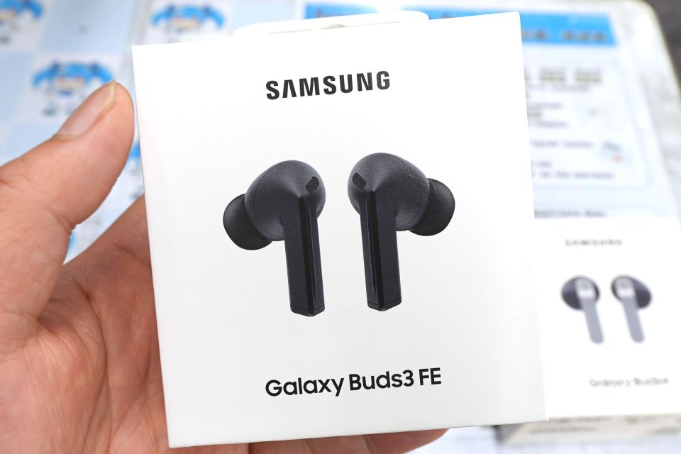 Samsungの完全ワイヤレスイヤホン「Galaxy Buds4/Buds3 FE」が16,800円