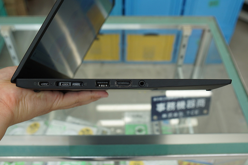 人気の「ThinkPad X1 Carbon 8th Gen」が34,800円、Core i5-10210Uや