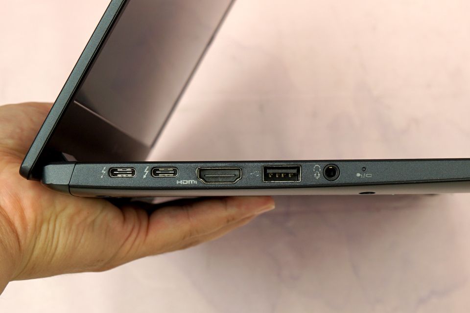 第11世代Core搭載の13.3インチノート「dynabook G83/HS」が47,800円