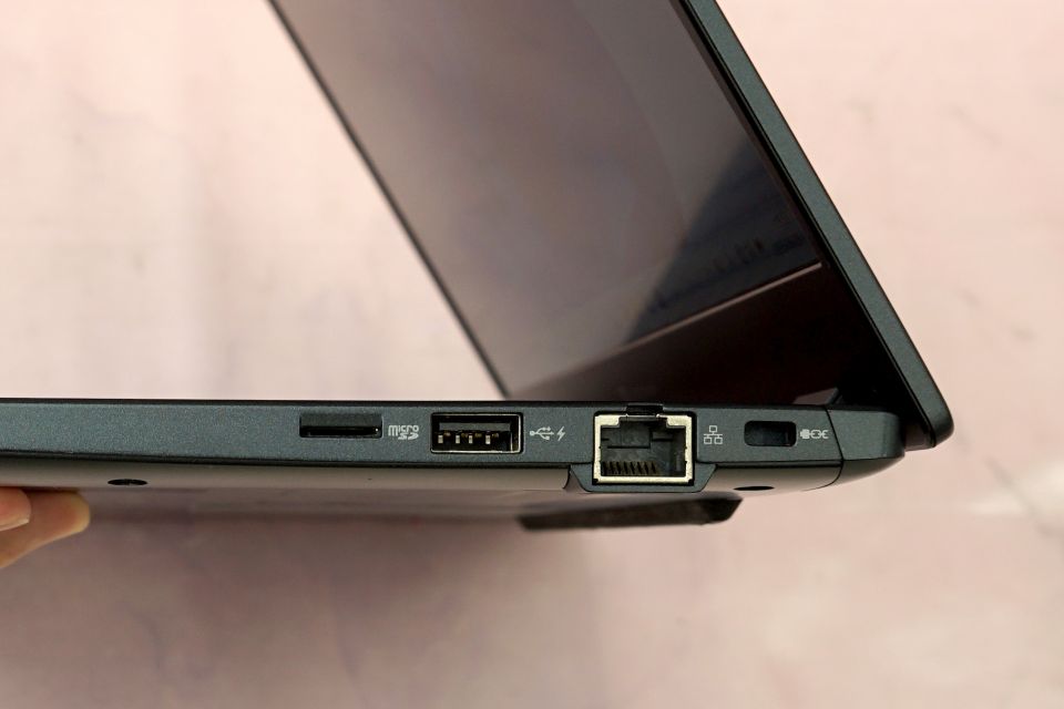 第11世代Core搭載の13.3インチノート「dynabook G83/HS」が47,800円