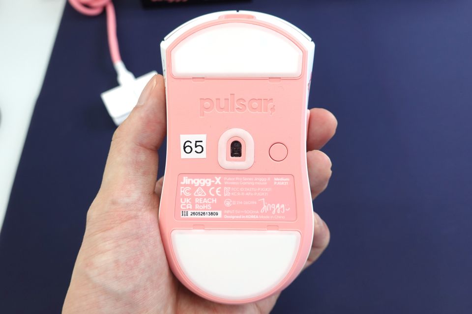 白&ピンクなカラーが特徴のプロ選手監修ゲーミングマウス「Jinggg-X