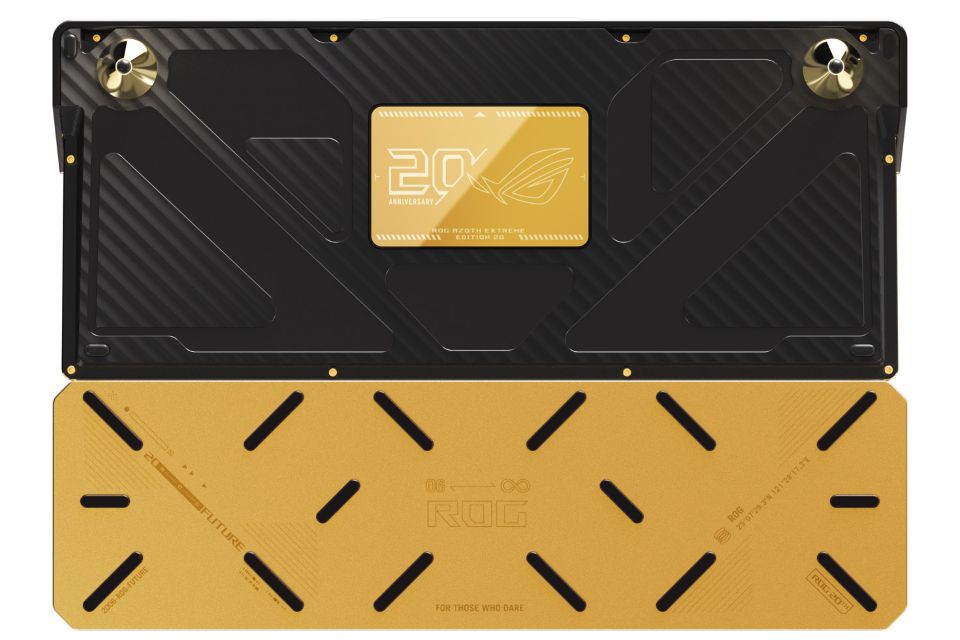 24K金メッキが輝く“ROG”20周年記念キーボード「ROG Azoth Extreme