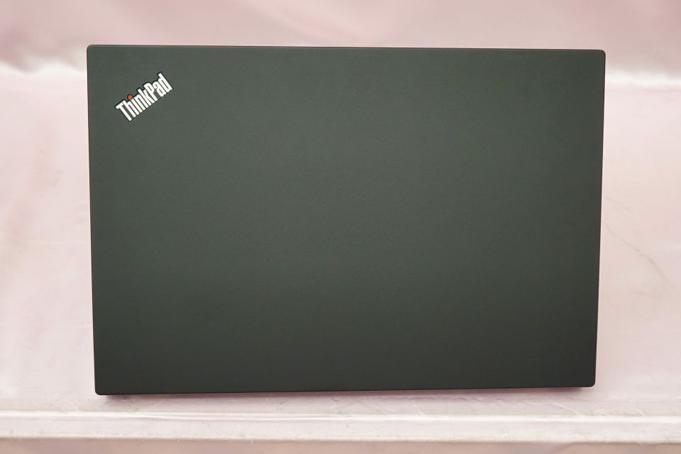 第10世代Core/16GBメモリ/Quadro P520搭載のThinkPad P15s Gen1が