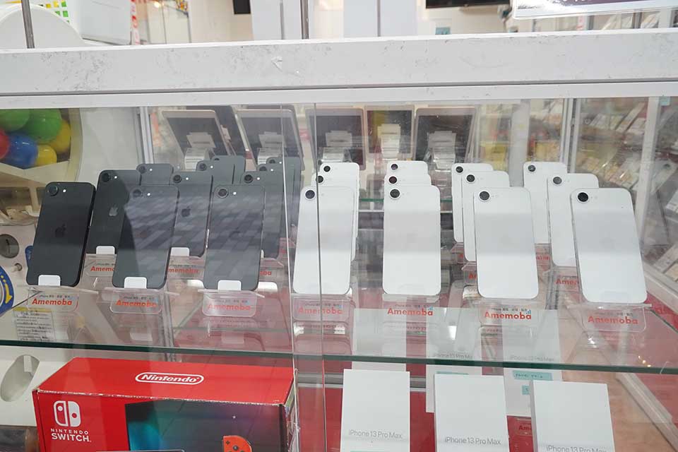 人気のiPhone 16eが75,800円！中古Bランク品が大量入荷 - AKIBA PC