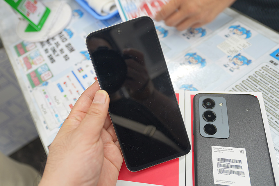 おサイフケータイ対応の6.9インチAndroidスマホが17,800円！大容量