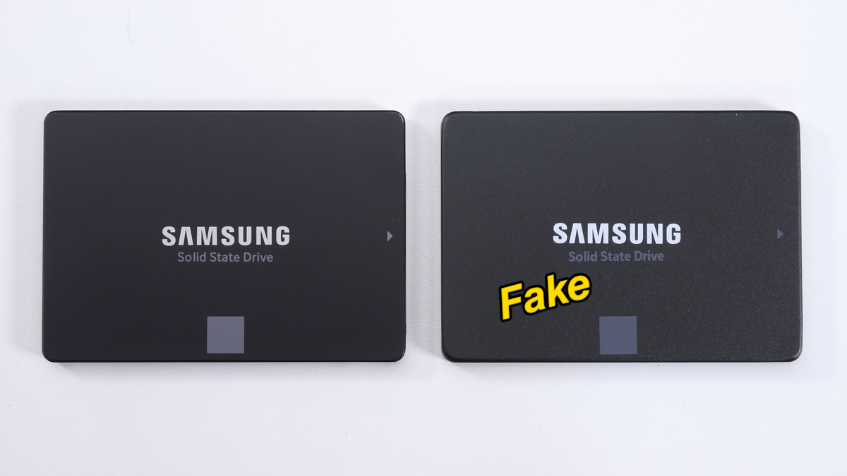 本物の870 EVO(左)と模造品(右)のSSD本体(※本物の870 EVOは製造時期などによりデザインや色合いが異なる場合があるとのこと)