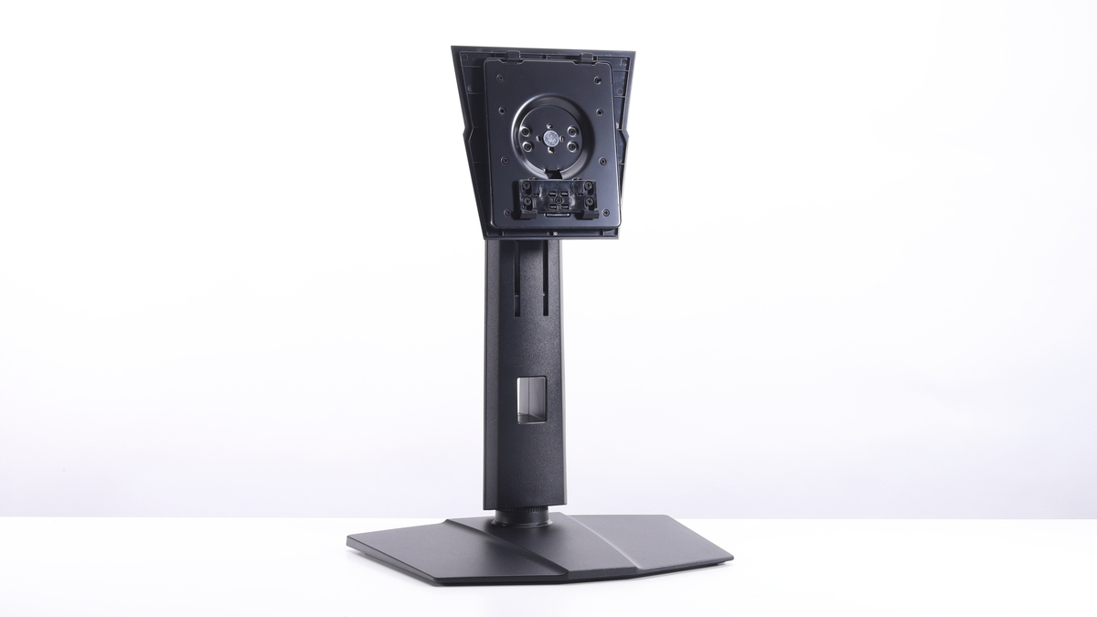 MAG 322UP QD-OLED E16のモニタースタンド。高さ/上下角度/左右角度に対応する高機能なスタンドだ