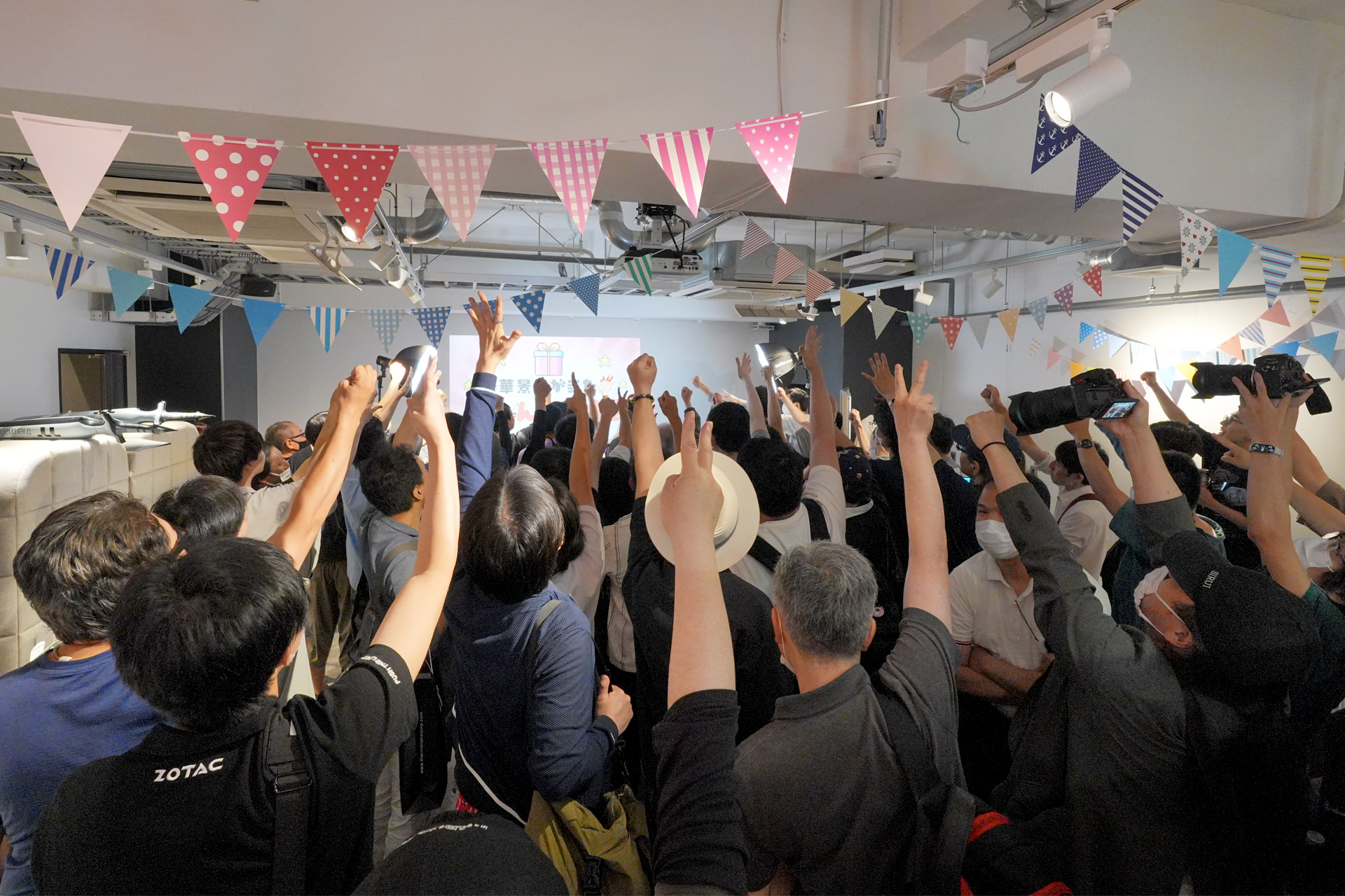 多くのユーザーが集まった会場内
