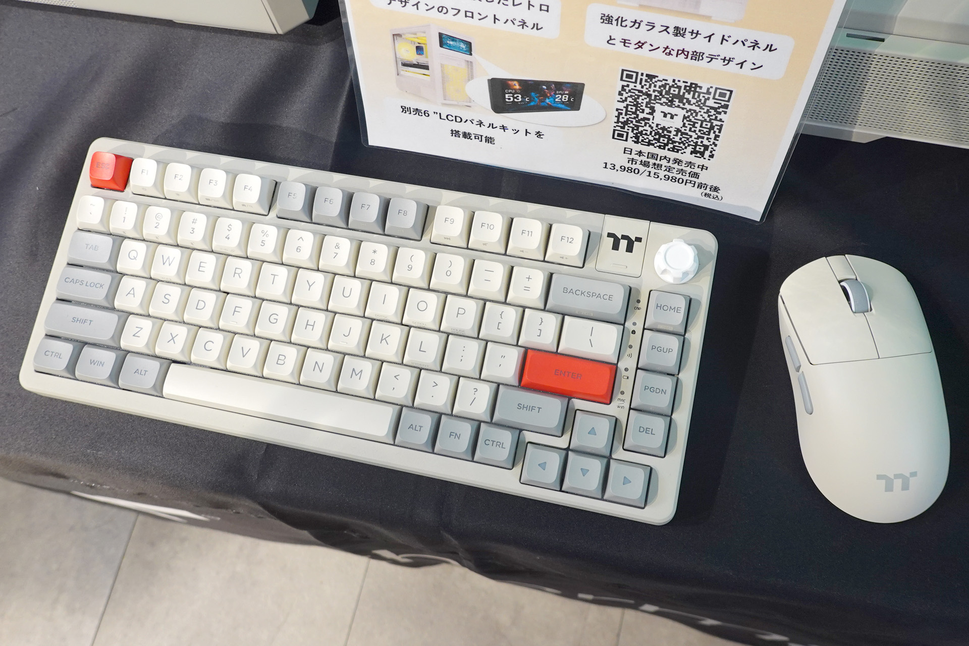 Retroシリーズでは、ワイヤレス対応のメカニカルキーボードとマウス（いずれも国内発売未定）も用意されている