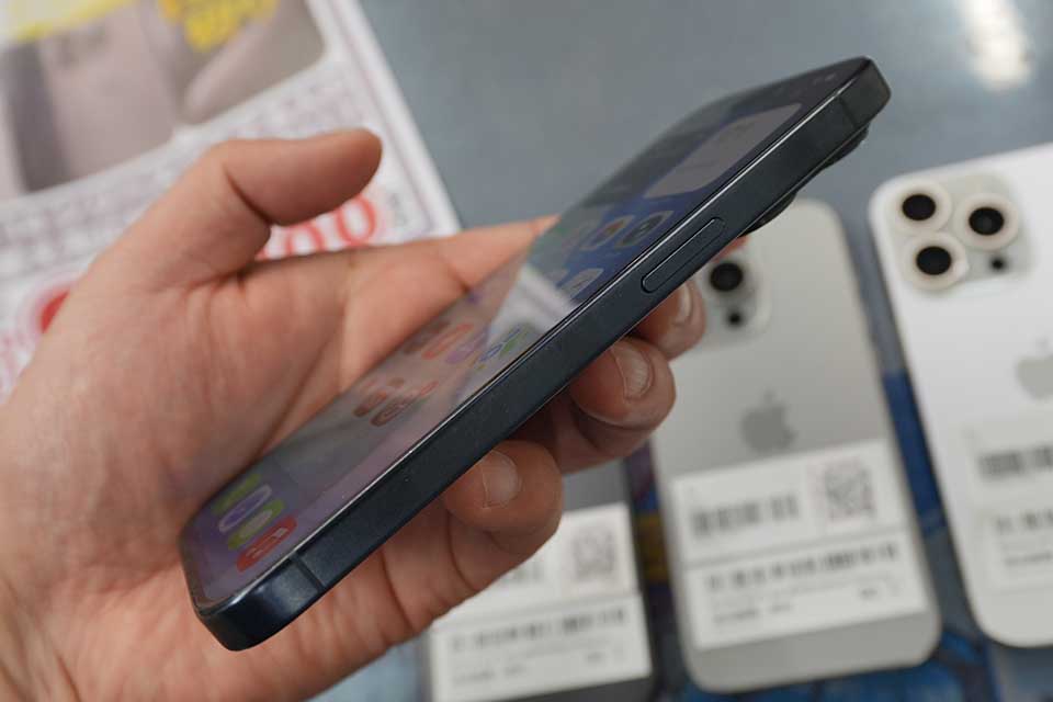 iPhone 15 Pro 256GBが99,800円、秋葉原で中古品セール - AKIBA PC