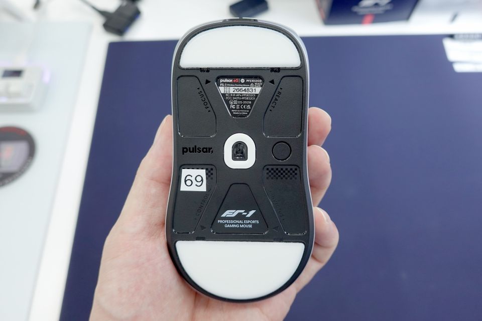 Pulsar×VAXEEコラボゲーミングマウス「FS-1」に新色“GT-Silver”登場