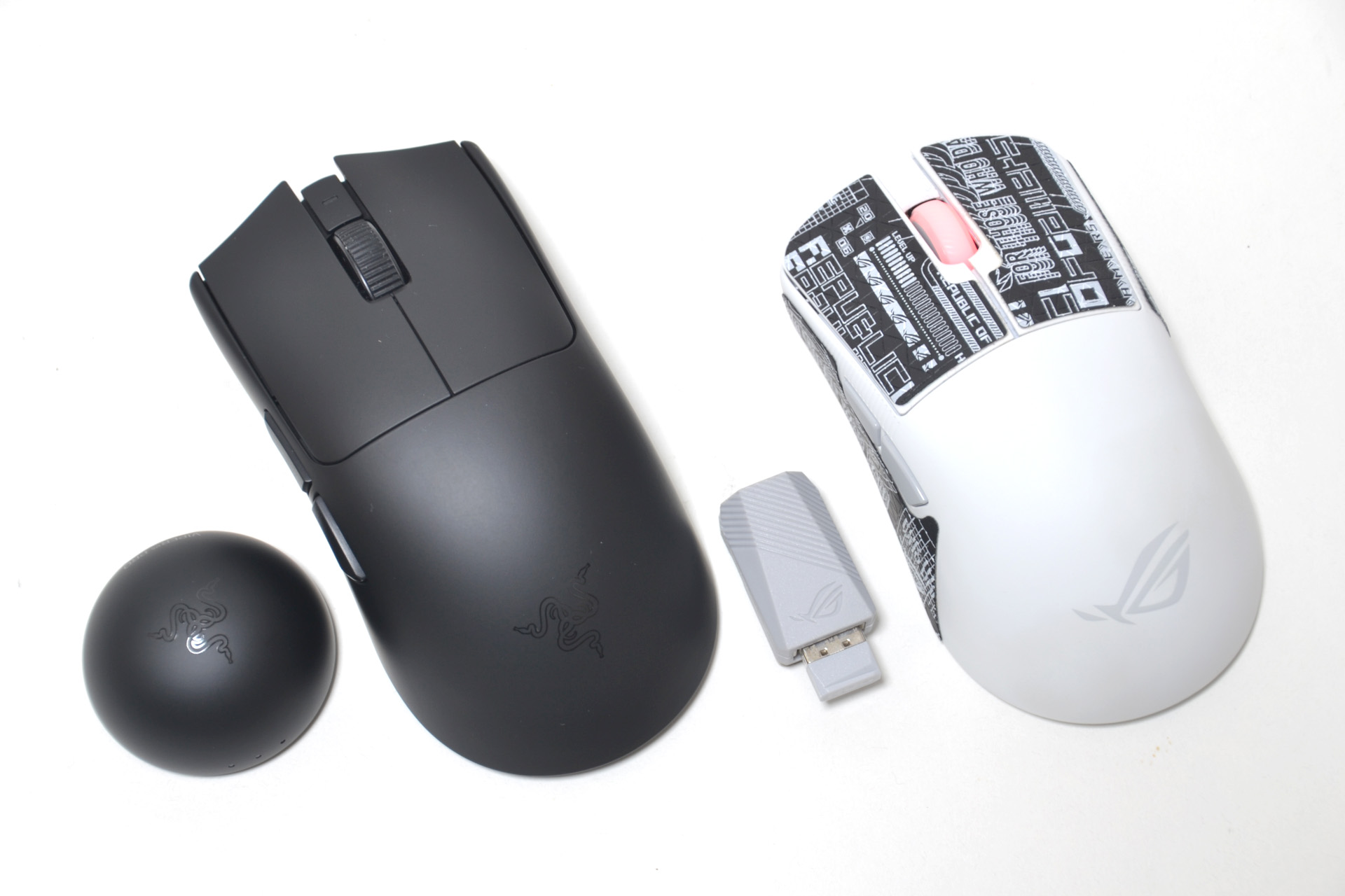 以前ご紹介したワイヤレスマウス。いずれもバッテリー交換可能とはされていない