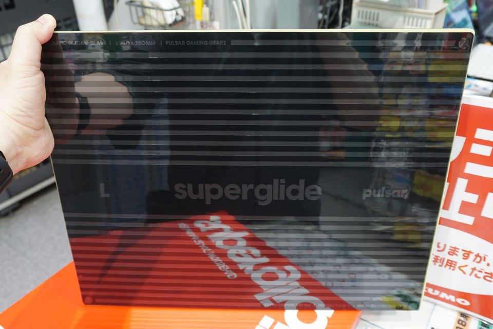 Pulsarの強化ガラスマウスパッド「Superglide3 Glass Mousepad」が店頭