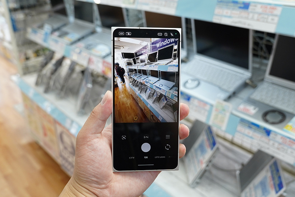 ライカ監修の5Gスマホ「LEITZ PHONE 2」が19,990円から、中古品セール