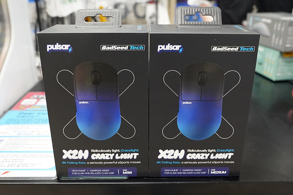 Pulsarの軽量ゲーミングマウス「X2H CrazyLight BadSeed Tech Edition