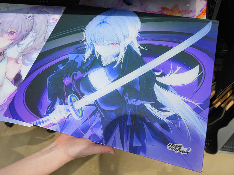 女性キャラが描かれたDYSPHORIAのガラスマウスパッドが3製品 - AKIBA