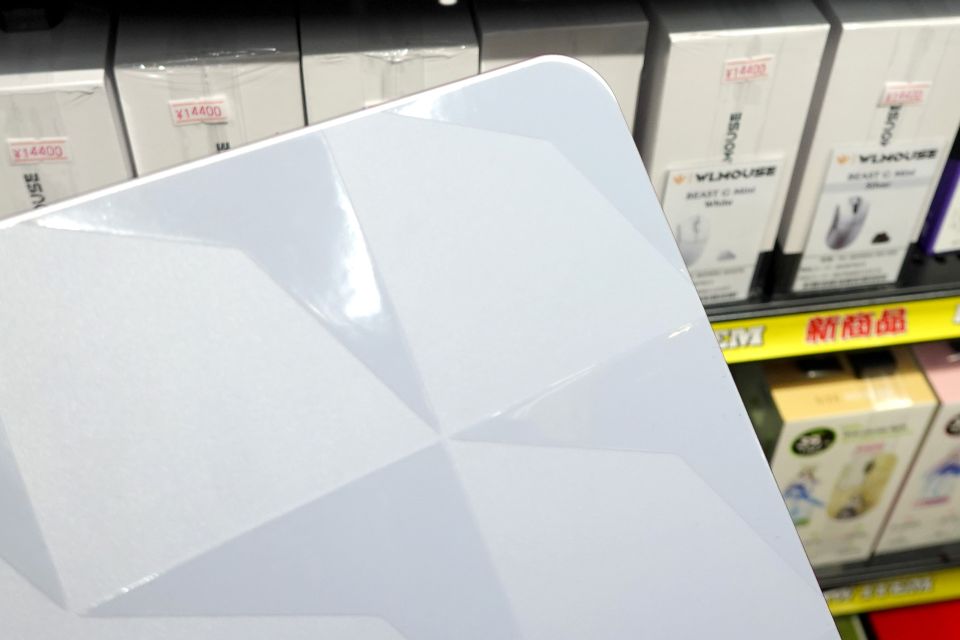 スピード重視のガラス製ゲーミングマウスパッド「Hanabi」 - AKIBA PC