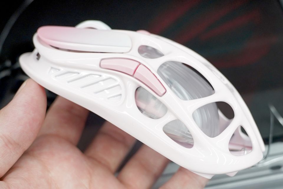 スケルトンフレーム採用のゲーミングマウス「GravaStar Mercury M1 Pro
