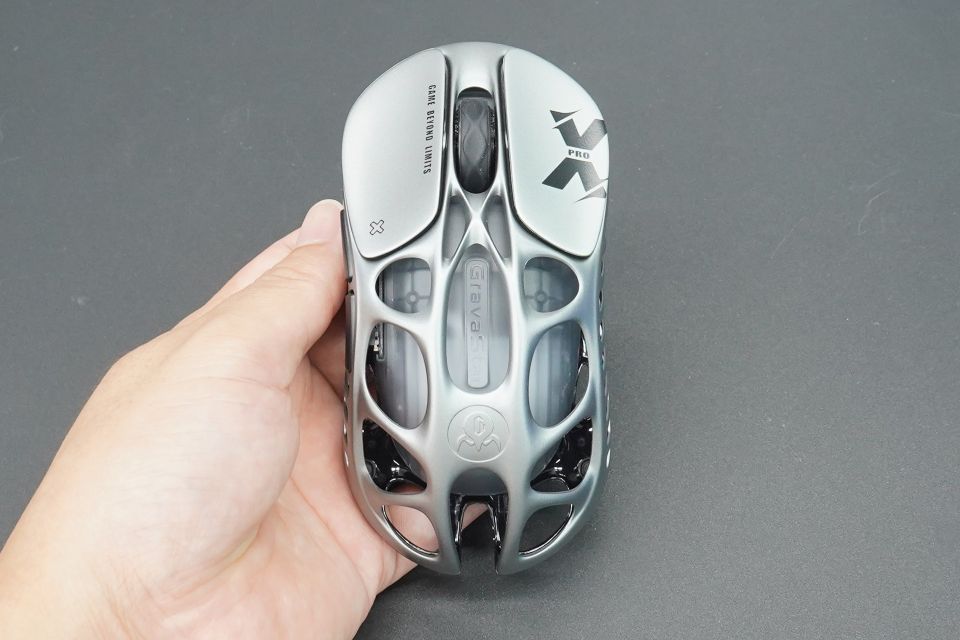 び*ろ様 Gravastar マウス 49g軽量 49gの軽量ワイヤレスマウス「GravaStar Mercury X Pro」が店頭入荷