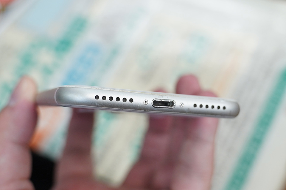 iPhone 8 64GB」が4,980円！保証なしのジャンク品セール - AKIBA PC