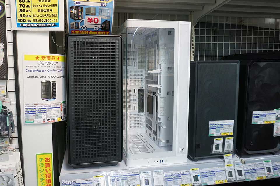 microATXマザーが2枚搭載できる巨大PCケース「CAPO X」がThermaltake