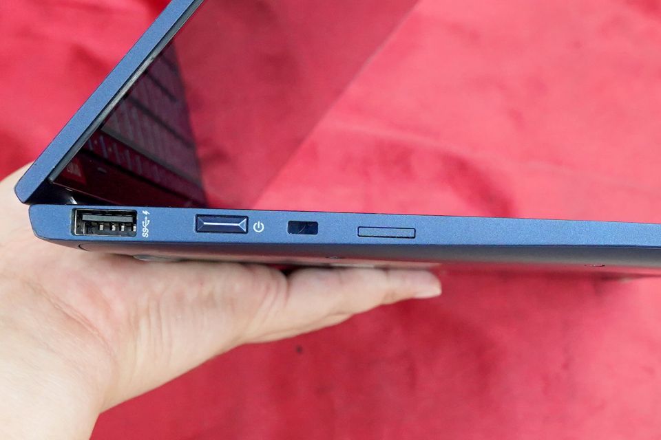 第11世代 i7 Elite Dragonfly G2 16G SSD256 Amazon.co.jp: 【整備済み