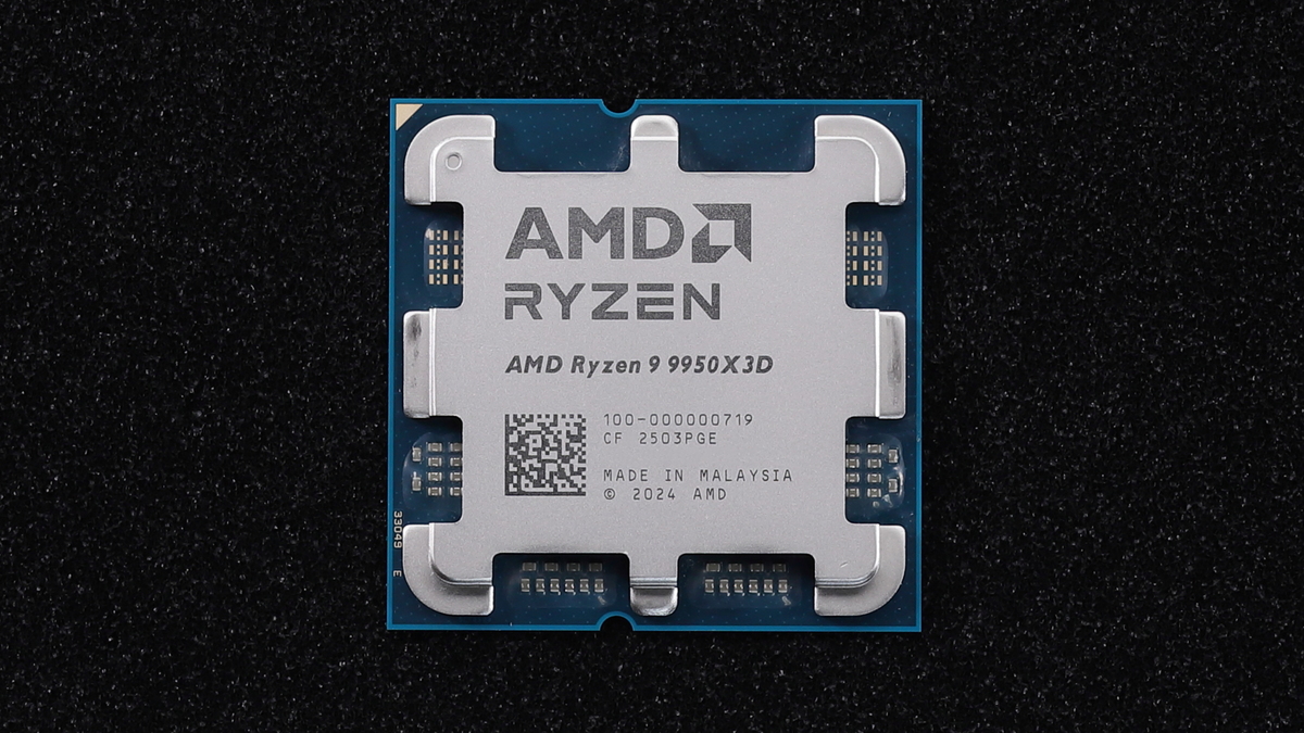 Ryzen 9 9950X3D。2基のCCDのうち1基に3D V-Cacheを搭載した16コア/32スレッドCPUで、TDPは170W