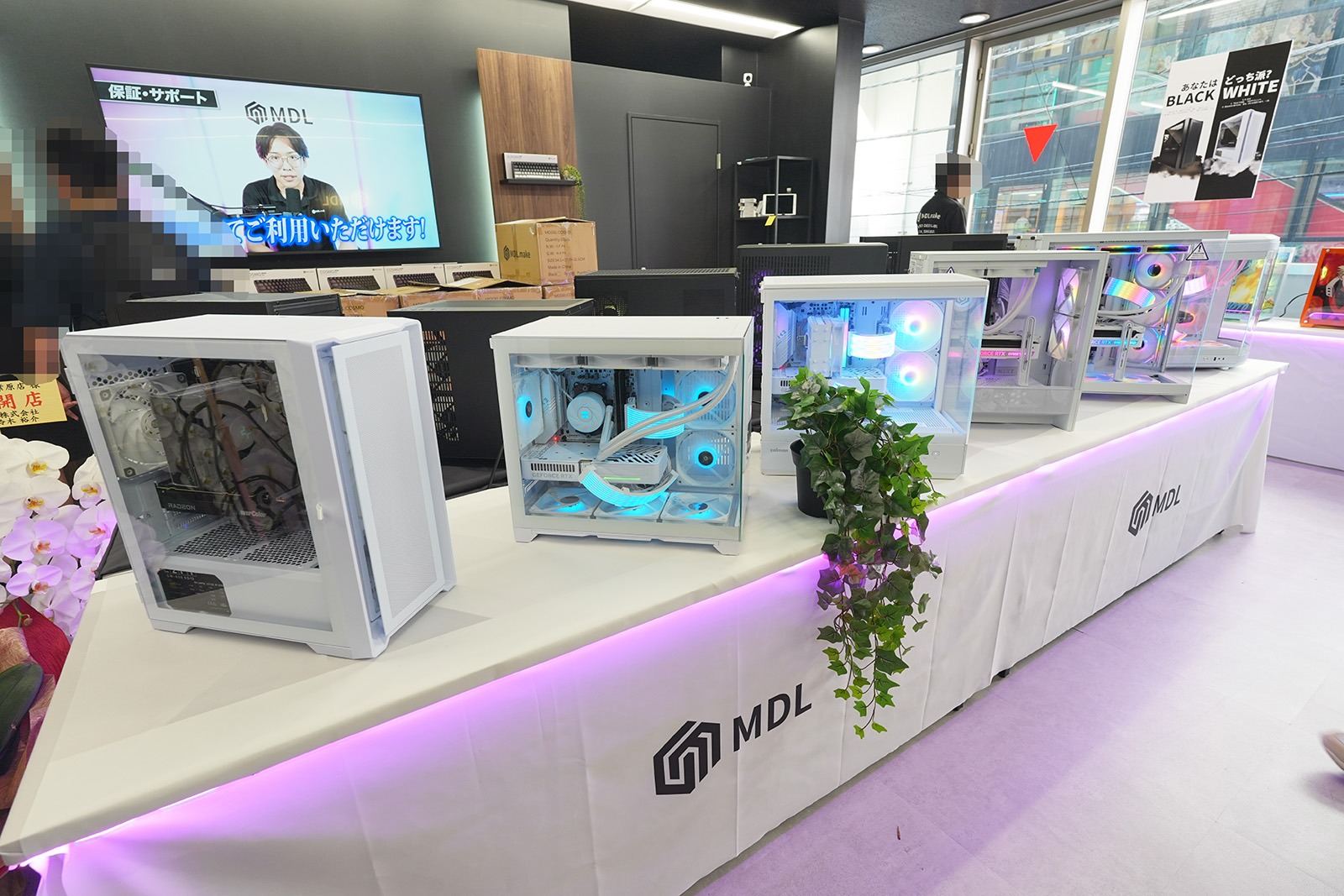 多数のデモ機が展示されていた