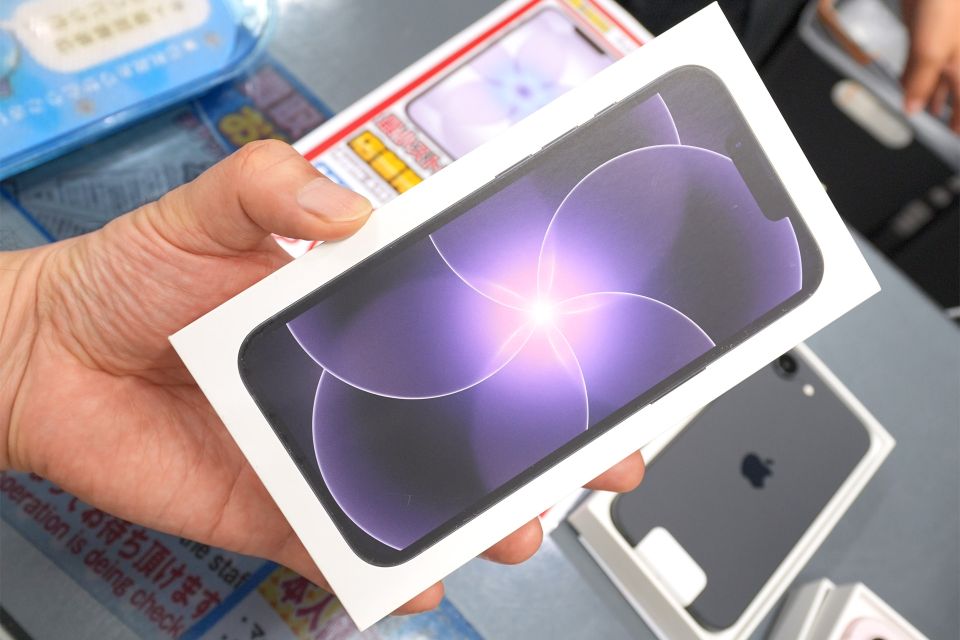 iPhone 17e 256GB」未使用品が97,800円！イオシス30周年記念セール