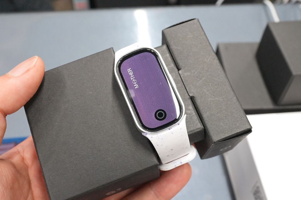 体温充電”で使える活動量計「MOTHER Bracelet」が4,980円！未使用品