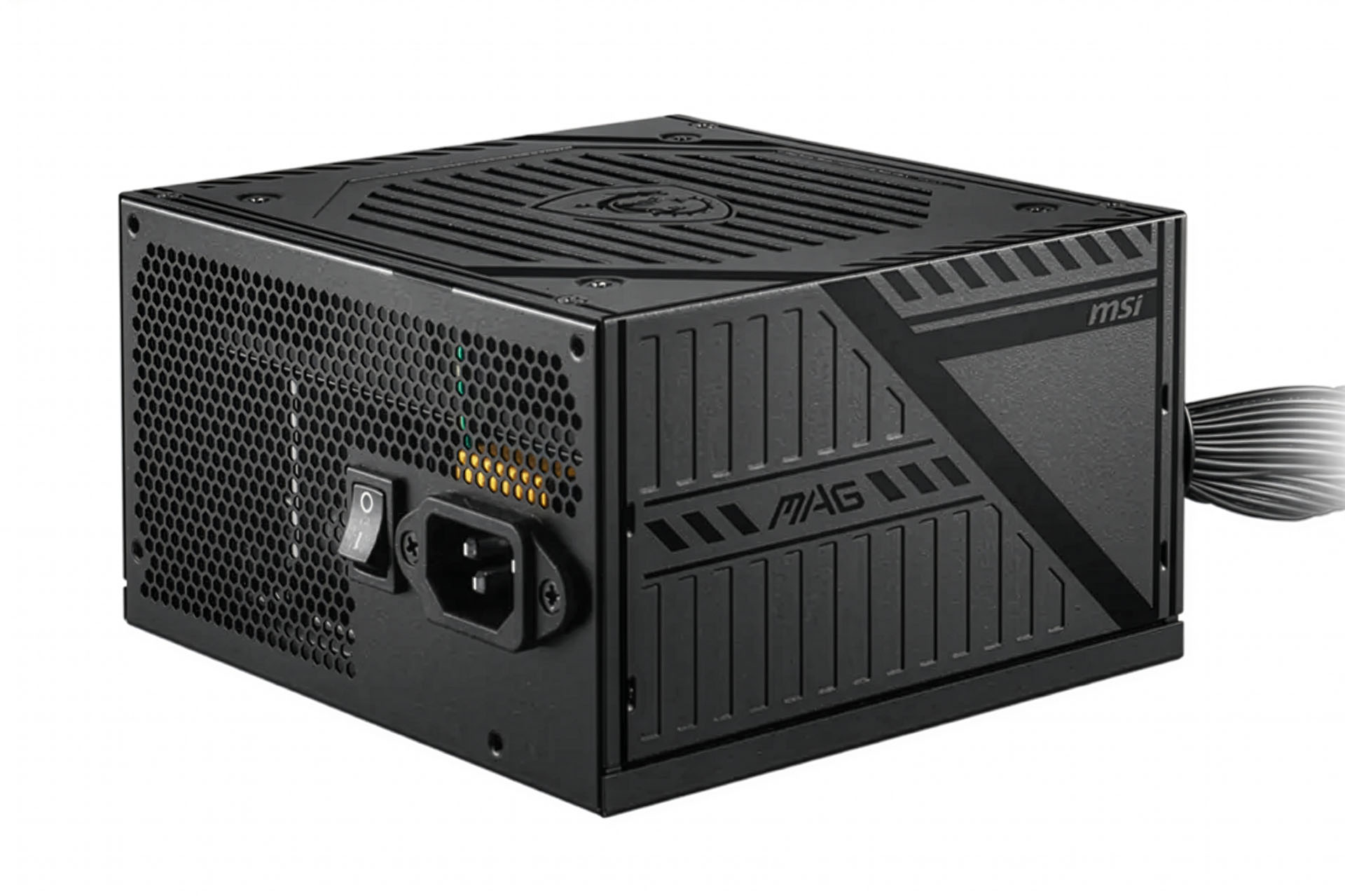 電源はMSIのMAG A650BNL。650W出力で80PLUS Bronze認証を取得。電源ケーブルは直付け式