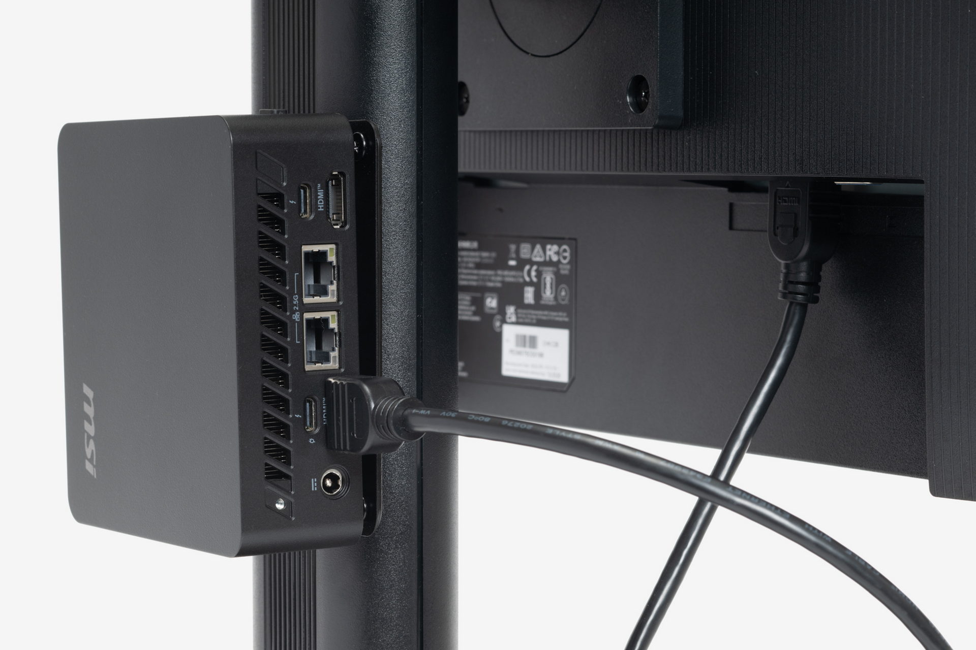 PowerLink対応モニターのHDMI端子と接続