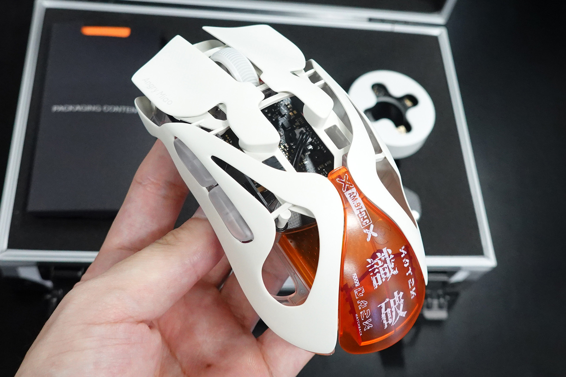 「Angry Miao INFINITY.97」のCloud White