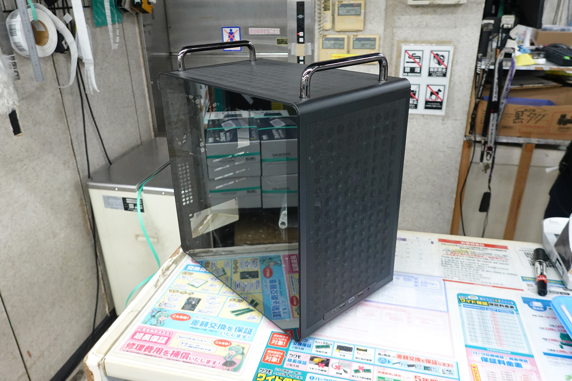 「QUBE 340」のブラックモデル