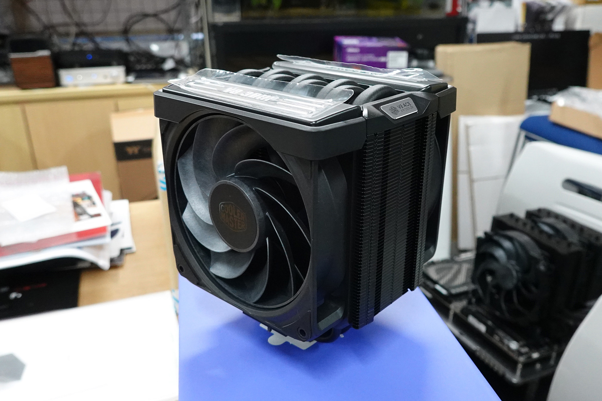 「V8 ACE 3DHP Black」