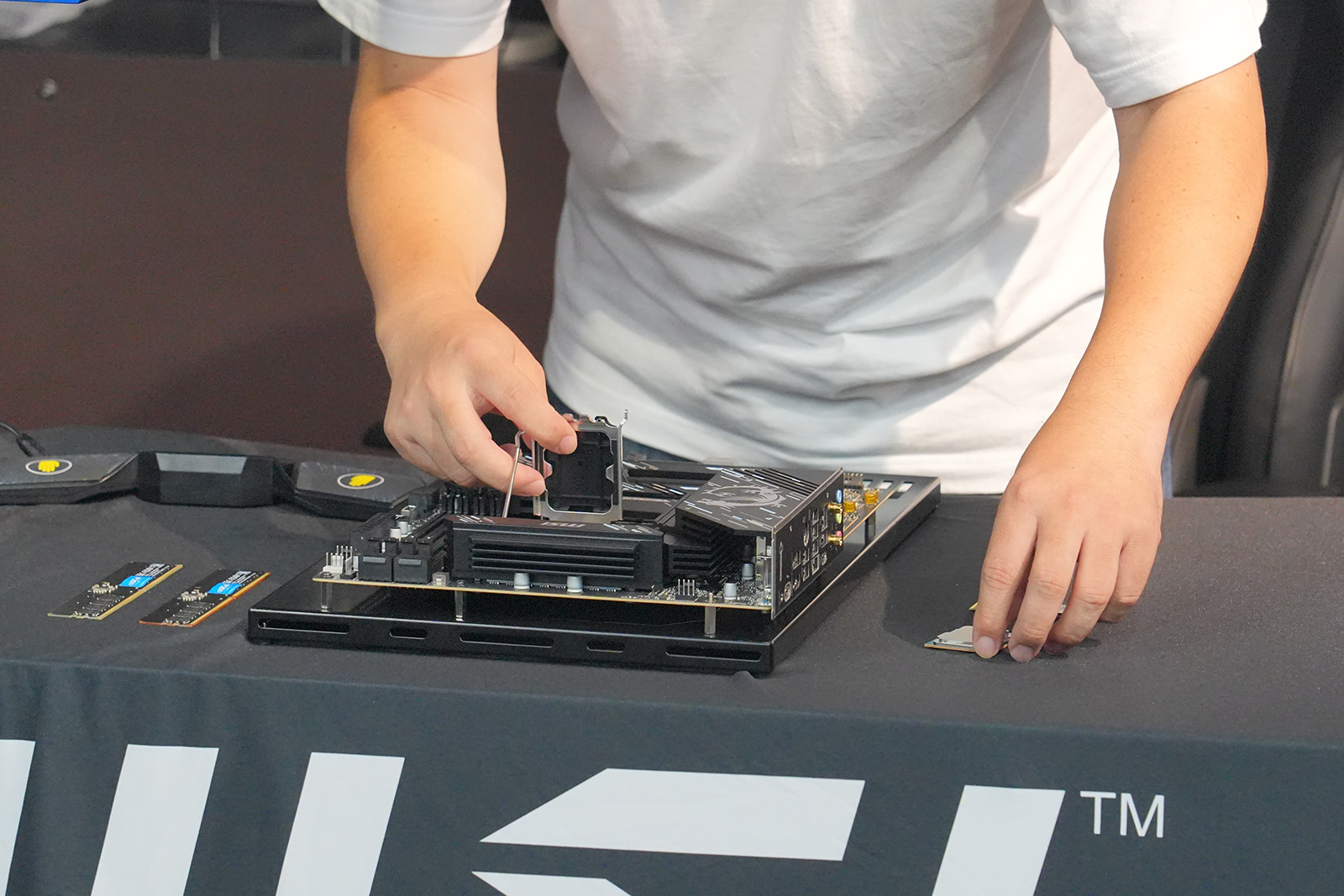 PCパーツはスムーズに取り付けられていた