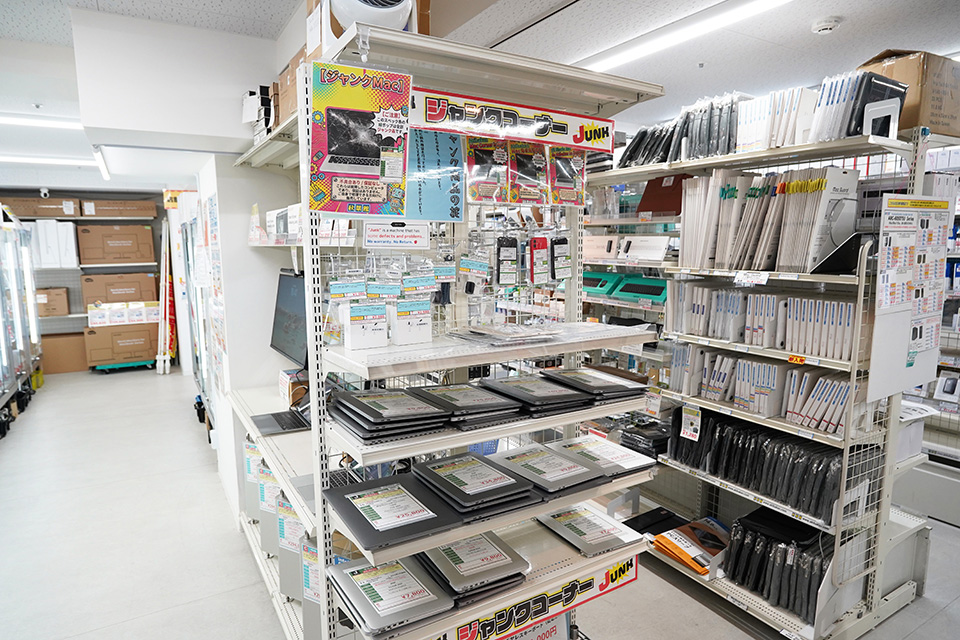 M1チップ/16GBメモリ搭載の「MacBook Air」が49,800円など！秋葉館の