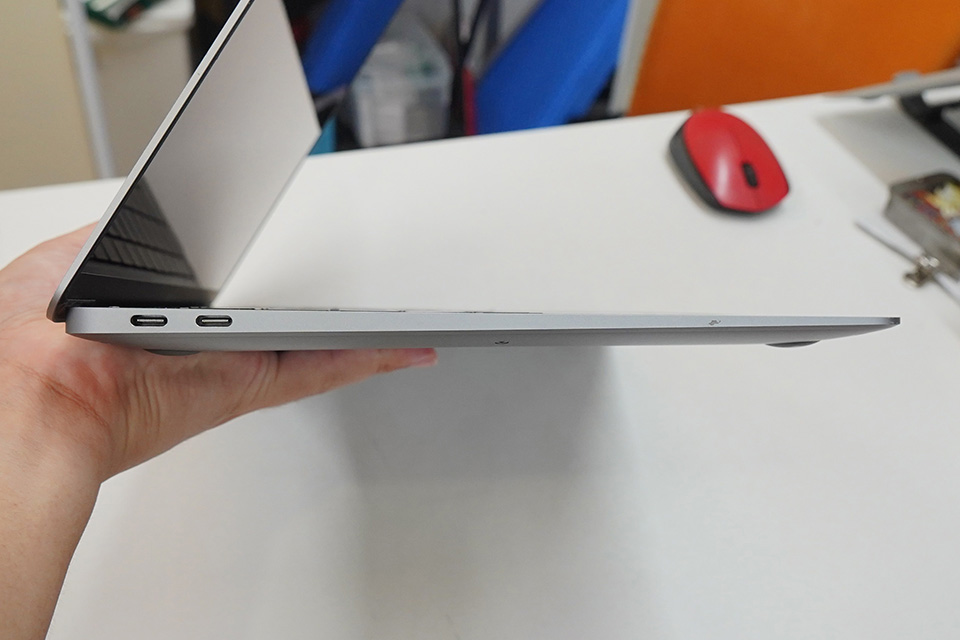 13.3インチMacBook Air 2020」が期間限定で45,800円、中古品が100台