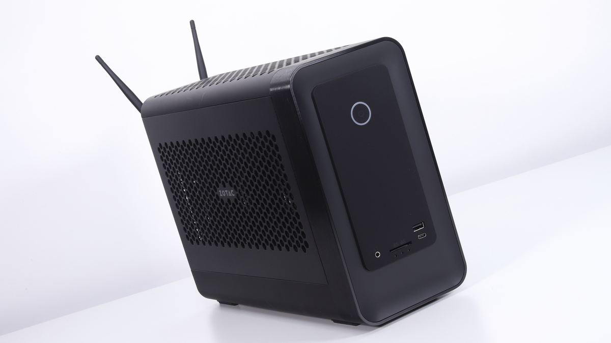 ZOTACのハイエンド小型PC MAGNUS ONE ULTRA EU275080C