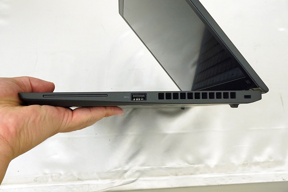 Core i5-1135G7や16GBメモリ搭載の13.3型「ThinkPad X13 Gen2」が