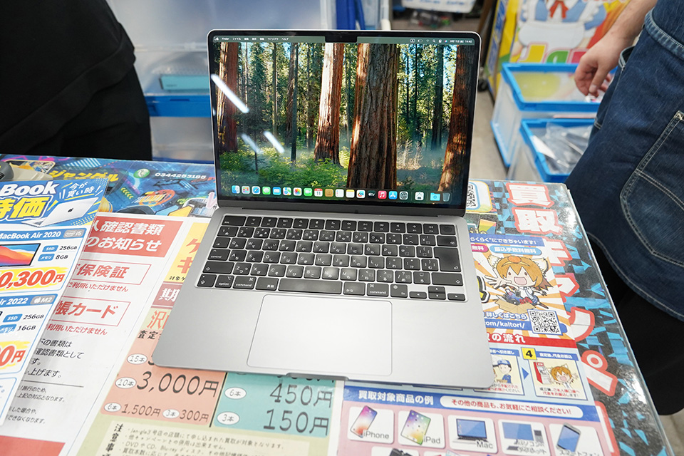 M2チップ/16GBメモリ搭載の「MacBook Air」が110,300円など！中古品