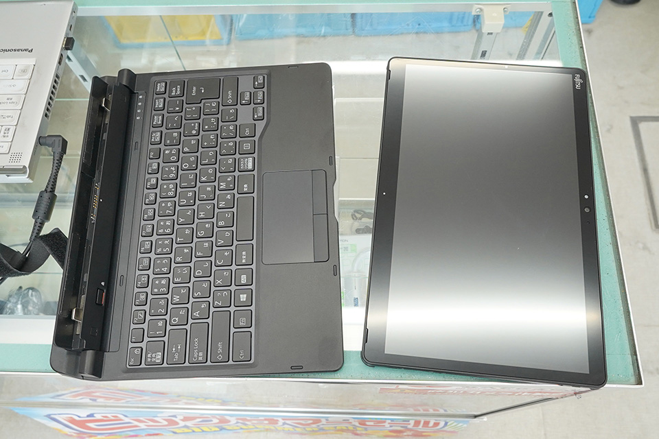 13.3インチWindowsタブレット「ARROWS Tab Q739/AE」が9,800円！第8