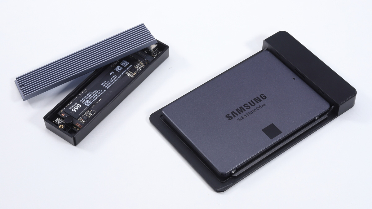 USB外付けケースやハードウェアRAIDカードなどを経由すると真贋判定が正常に機能せず、正規品であってもNon-Samsungと認識される場合がある。内蔵SSDで真贋判定機能を利用する場合は、基本的にはPCのM.2スロットやSATAポートに直結する必要がある