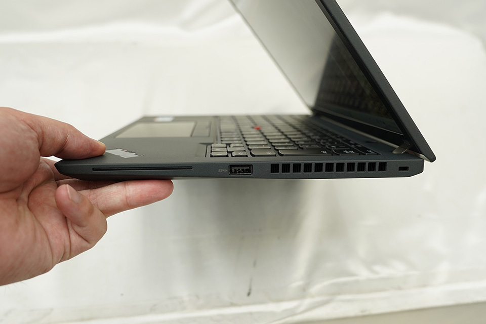Core i5-1135G7や16GBメモリ搭載の13.3型「ThinkPad X13 Gen2」が
