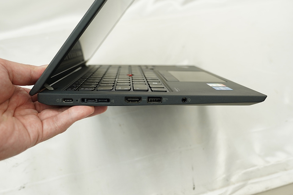 Core i5-1135G7や16GBメモリ搭載の13.3型「ThinkPad X13 Gen2」が