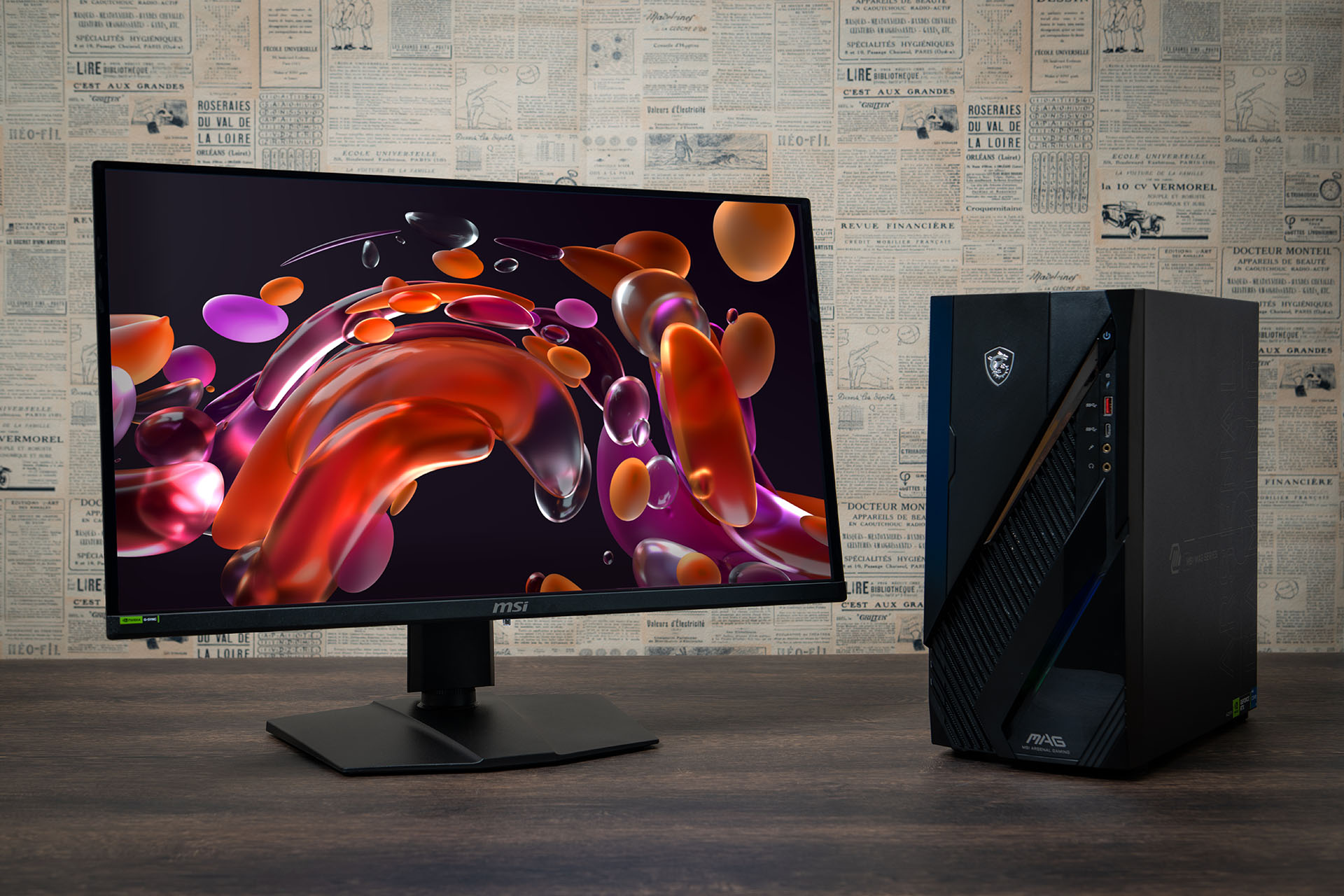 ミドルレンジCPU＆ビデオカードを搭載したゲーミングPC「MAG Infinite E1」を組み合わせた設置例。同じMAGシリーズなのでデザイン的にもピッタリだ