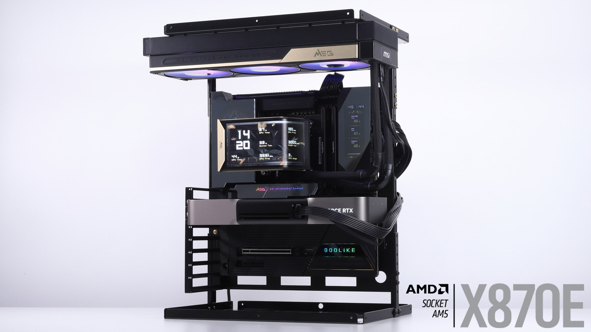 オープンフレームケースに取り付けたMEG CORELIQUID E15 360
